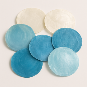 Muszle Capiz 7–11 cm 12 szt – GrandDeco Naturalne, perłowe krążki do dekoracji świątecznych i zimowych aranżacji