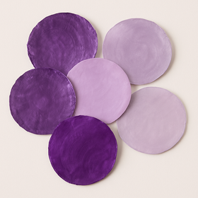 Muszle Capiz 7–11 cm 12 szt – GrandDeco Naturalne, perłowe krążki do dekoracji świątecznych i zimowych aranżacji