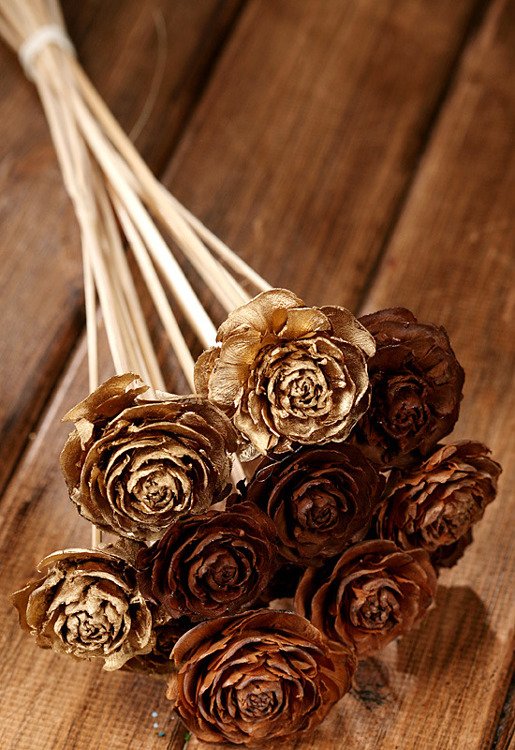 Bukiet róża cedrowa 6  szt  naturalno-złota